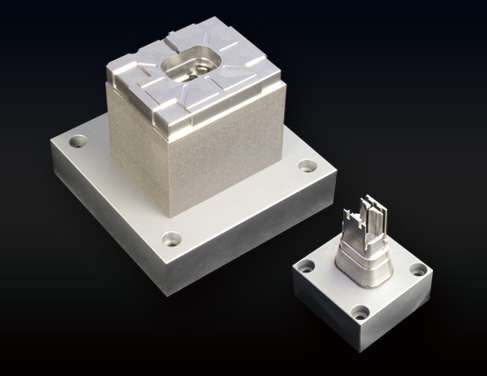 Molds that conventionally were manufactured by splitting into multiple pieces can be built in one piece. High-cycle injection molding is possible by incorporating 3D water channels that increase cooling efficiency.